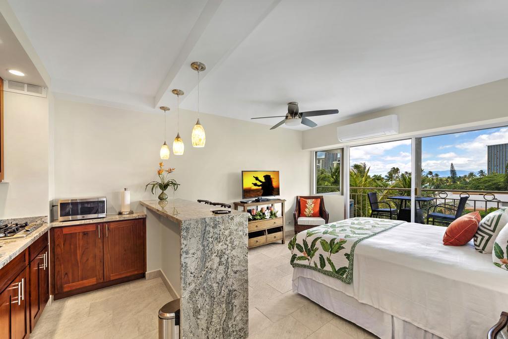 Waikiki Shore 515 Beachfront & Upgrade Appartamento Honolulu Esterno foto